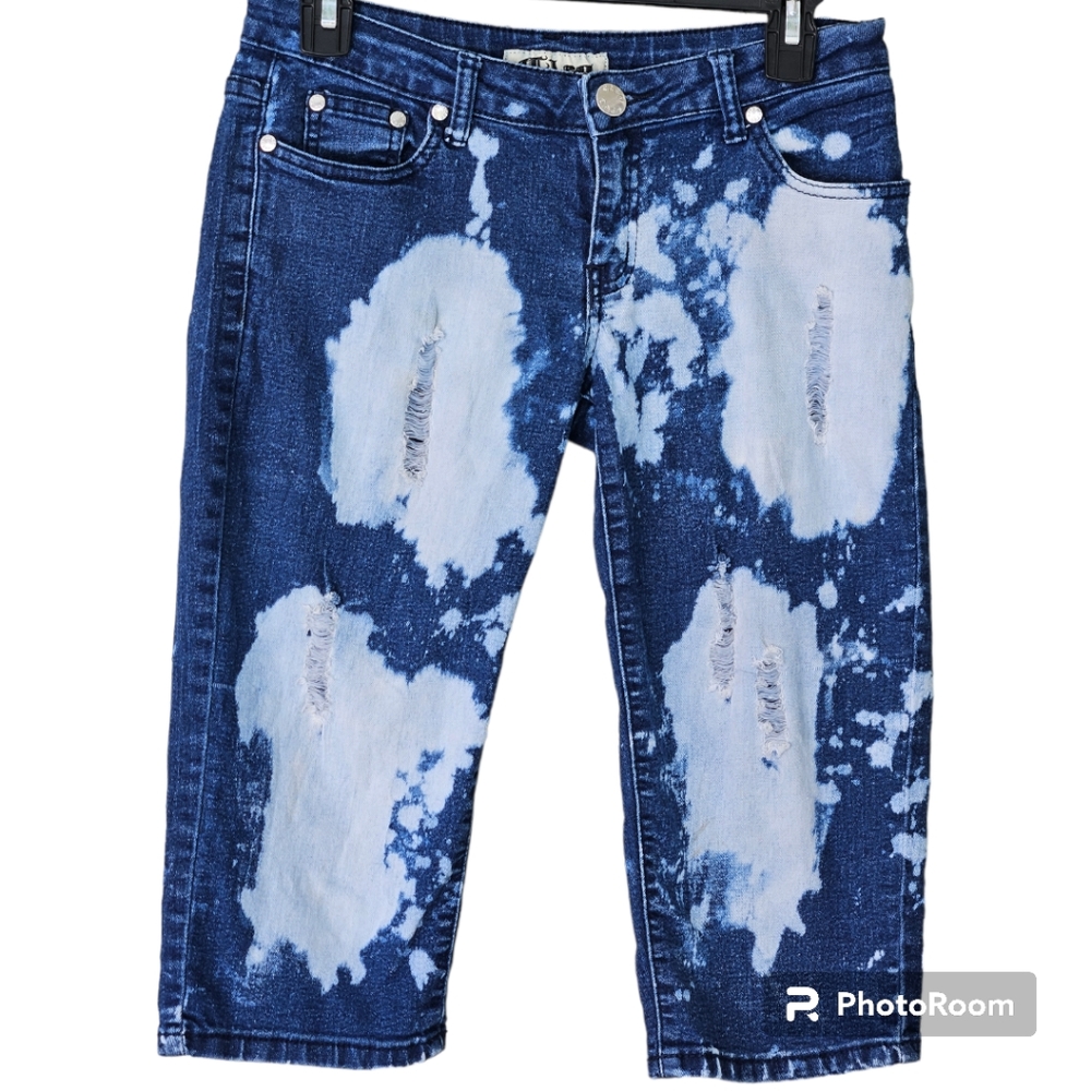 cleo Tie Dyed Distressed Capris